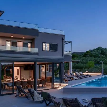Villa Noir Olivum With Pool *