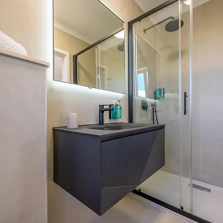 Villa Noir Olivum With Pool Slatine